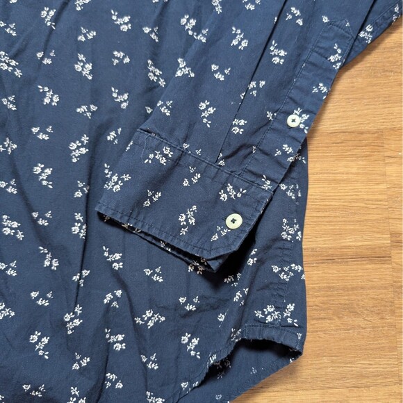 American Eagle Seriously Soft Button Down Shirt Mens Medium Cotton Floral Print - Picture 2 of 10